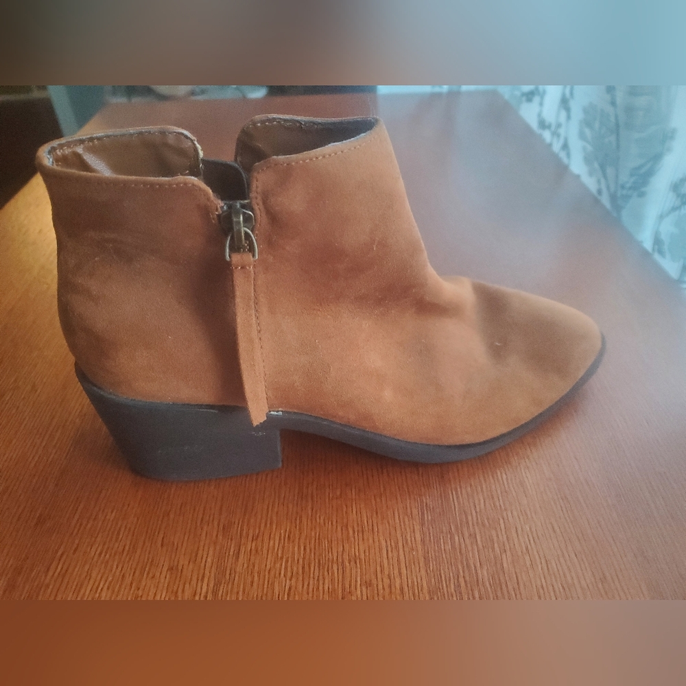 Women's Tan Ankle Boots Size 8 Forever21